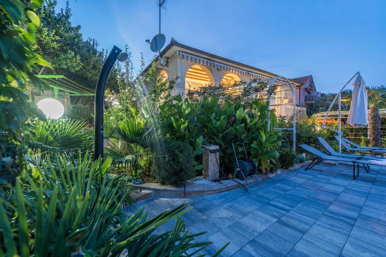 Villa Emilia Vodice Bagian luar foto